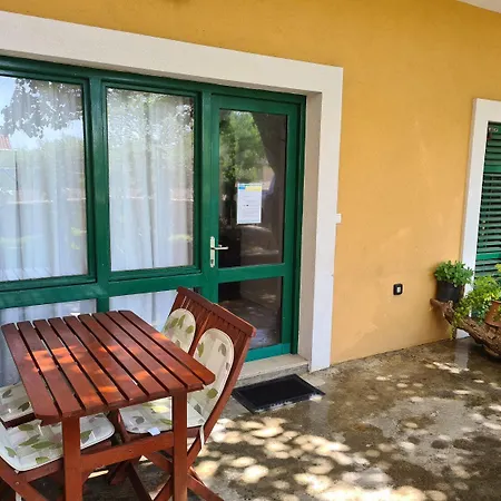 Apartments Stosa Nin Exterior photo