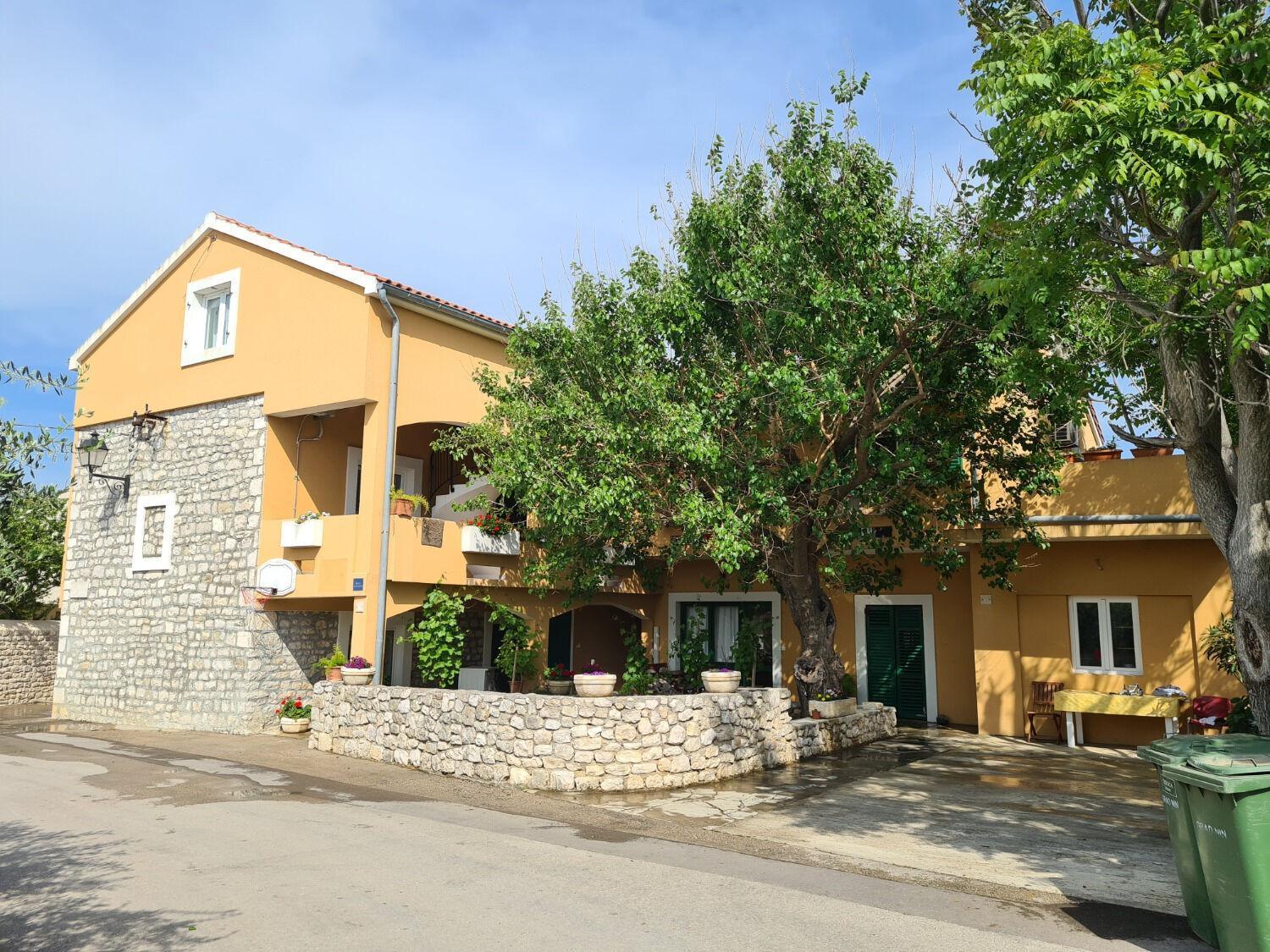 Apartma Stosa